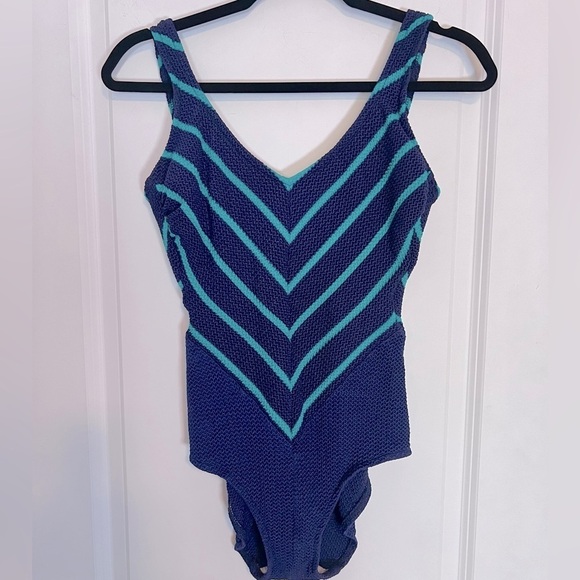 VNTG 70s Robby Len Swimfashions Textured Chevron One Piece Swimsuit - Picture 1 of 6